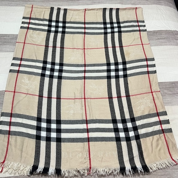 Burberry Large Cashmere Scarf - Picture 3 of 7